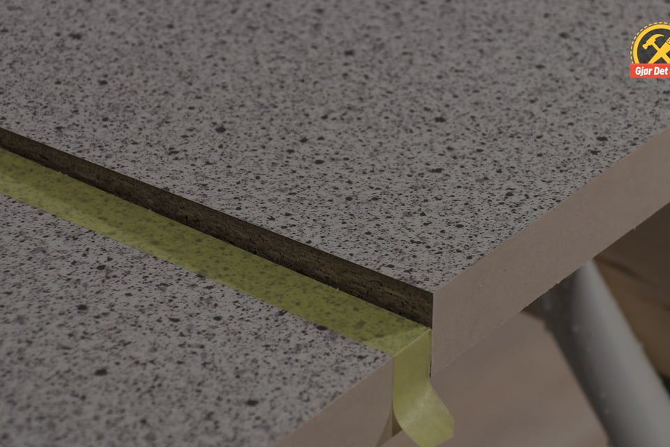 Maskeringsteip sikrer skarpe kanter