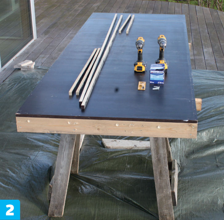 Terrazzo benkeplate: Sett fast en bunn av forskalingsplate