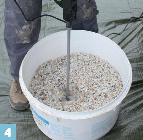 Terrazzo bänkskiva kök: Alla ingredienser blandas i en stor hink