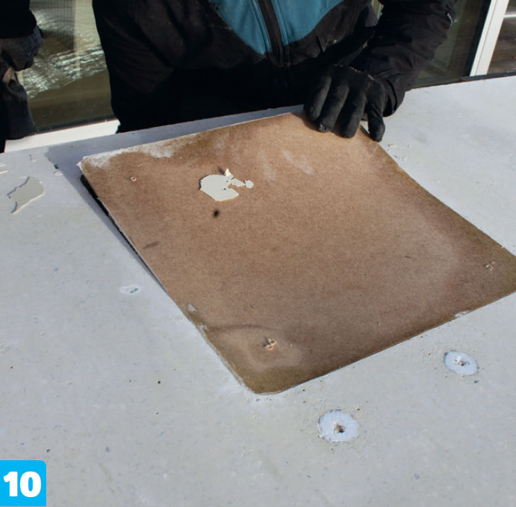 Terrazzo bänkskiva kök: De sista resterna av plywoodskivan tas bort