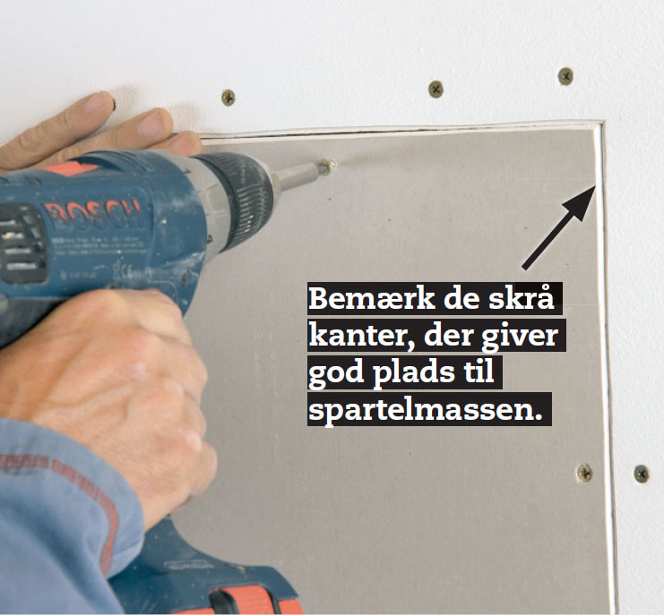 Reparation af store huller i væg