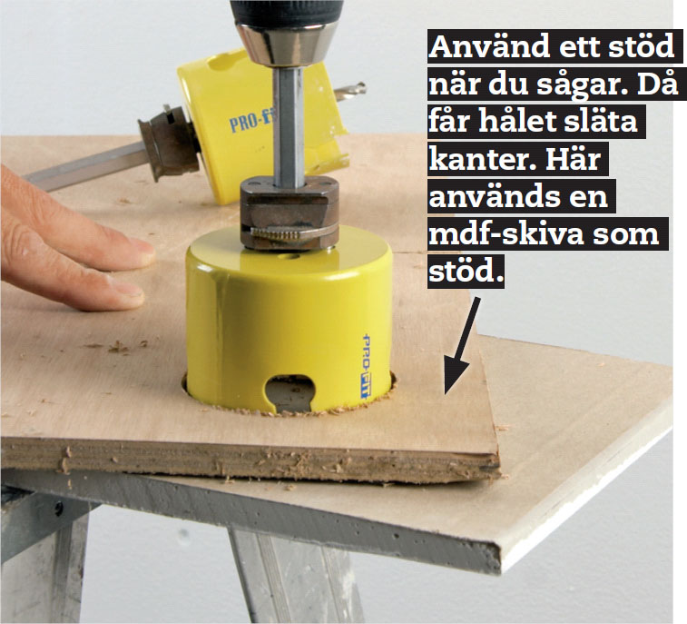 Gör en propp av en bit gipsskiva