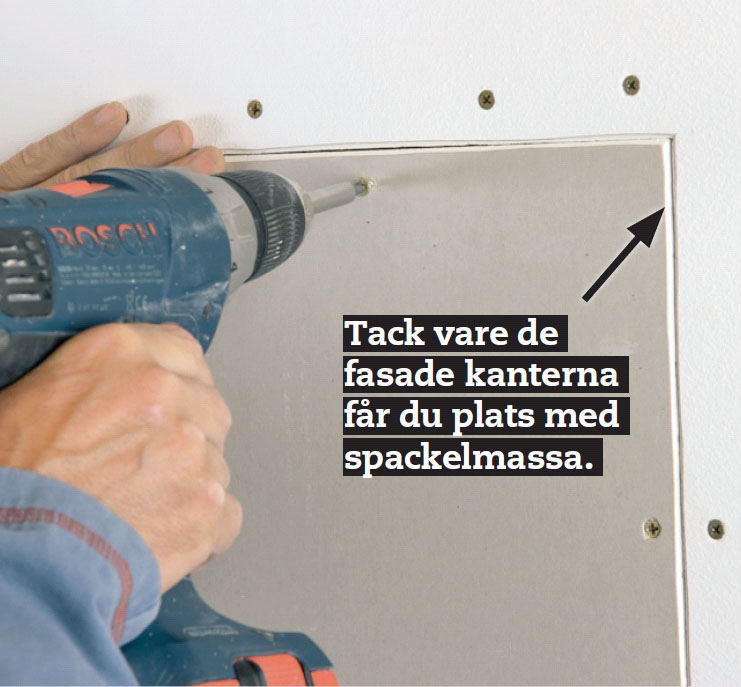 Skruva fast lagningsbiten i hålet