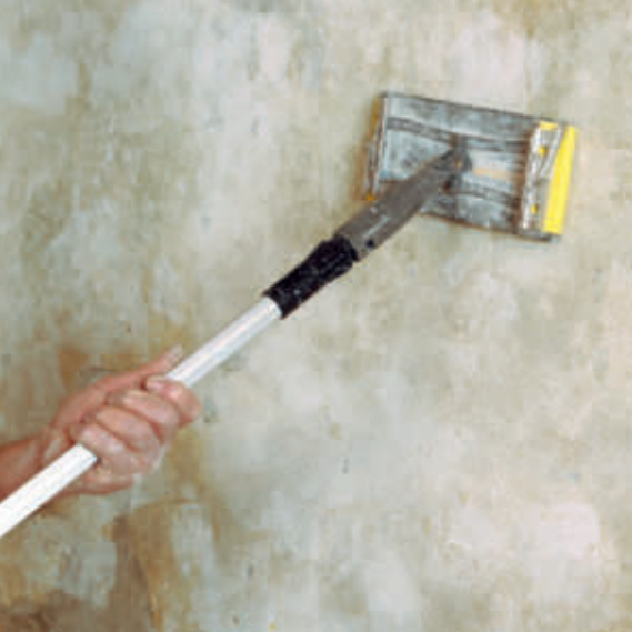 Näin poistat paperitapetin - Hioa loput paperitapetin jäänteet pois