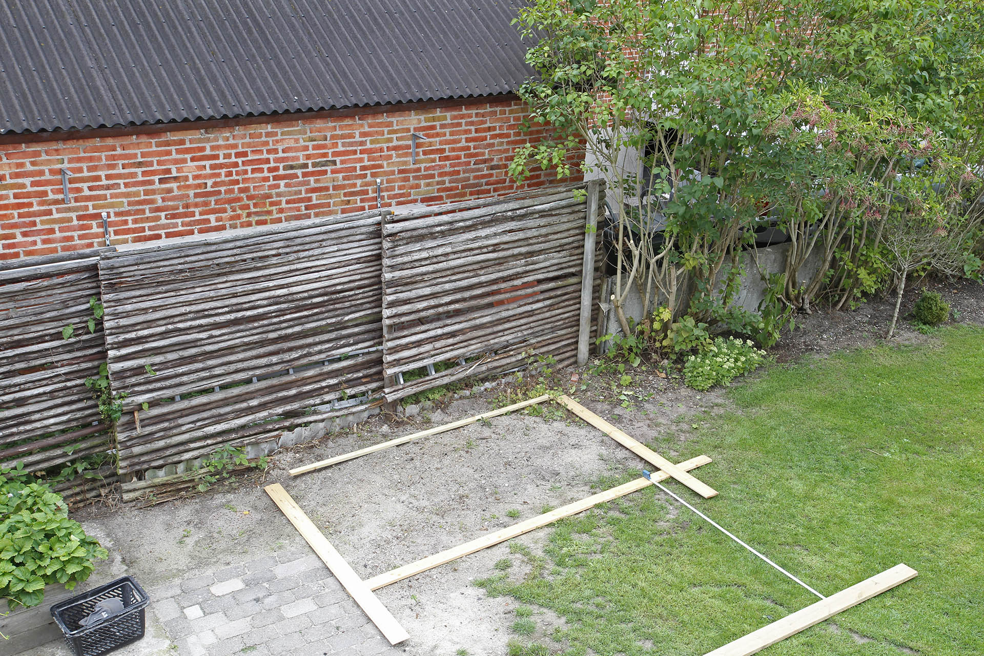 Bygge småbygninger: Hvor stor skal konstruksjonen være?