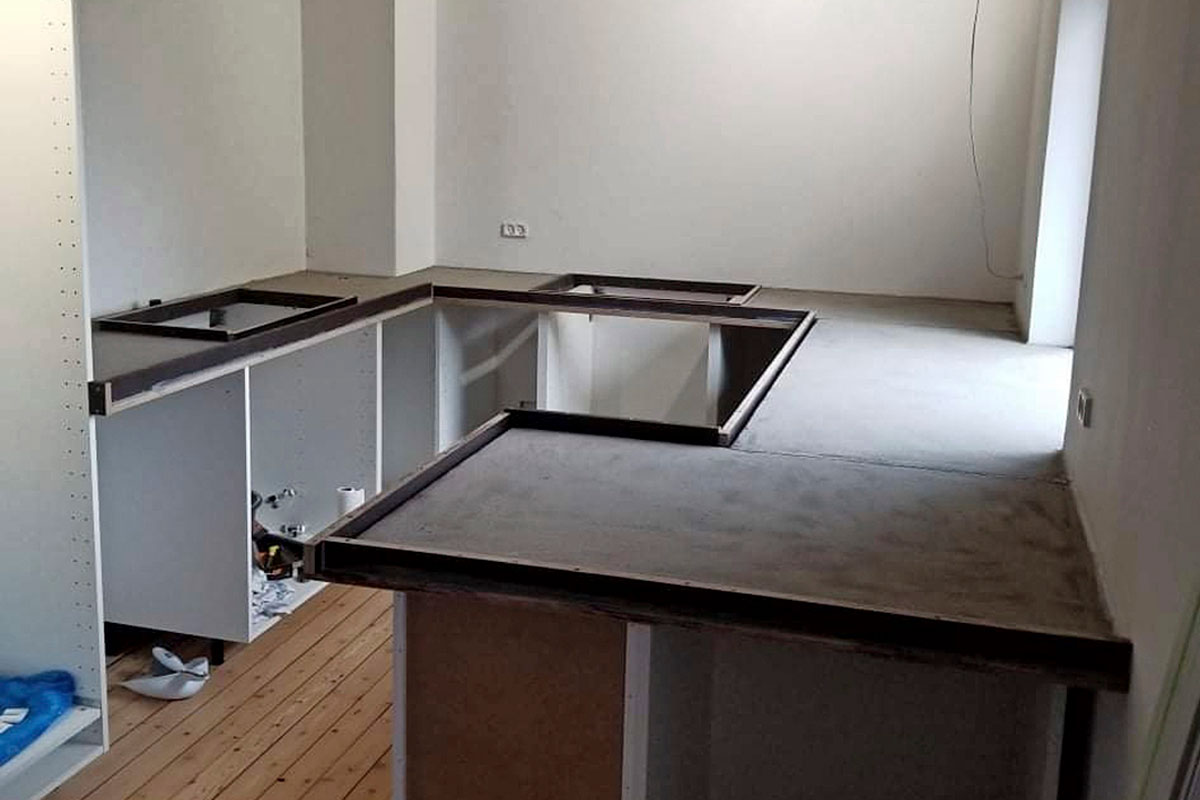 Støbe betonbordplade