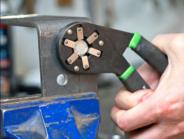 Miten irrotan kuluneet pultit?