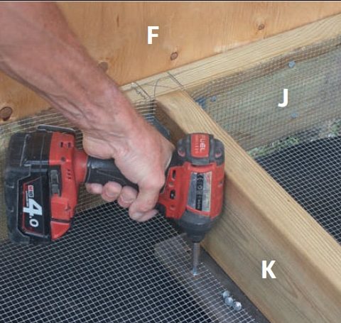 Nettet skrus fast til bordene i isolert bod