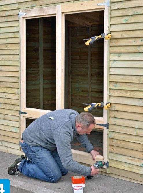 Pihavaraston pariovien asentaminen