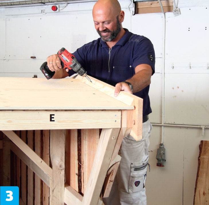 Trekantliste på shelter monteres