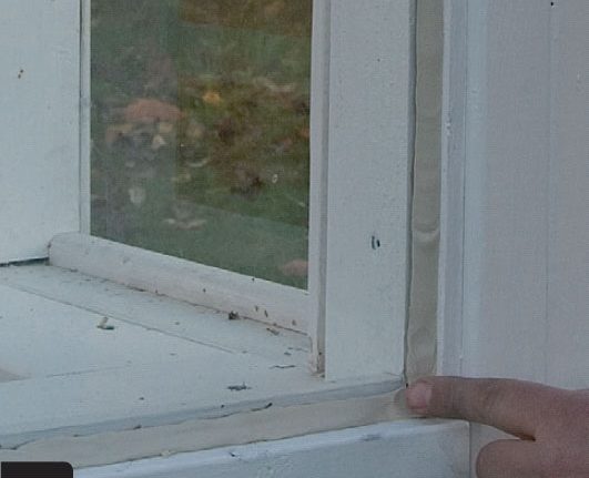 Kasvihuone: Kitti silotetaan sormella