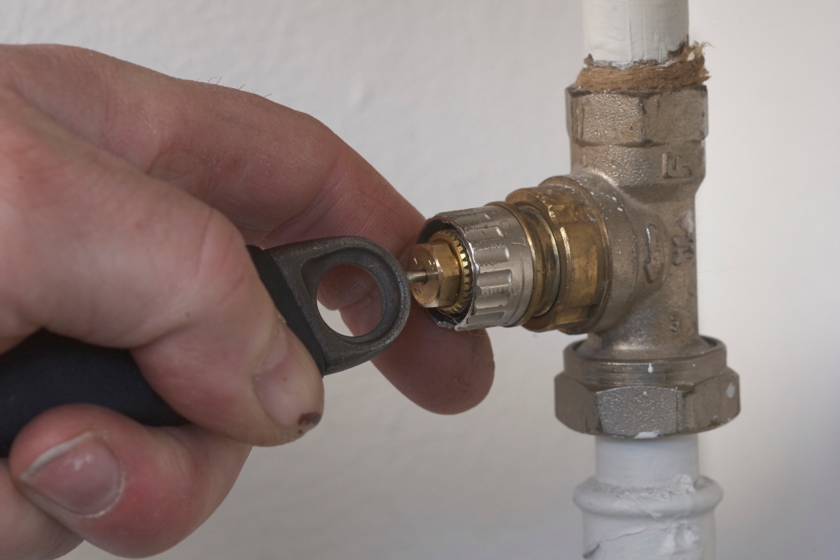 Radiator virker ikke: Tryk på radiatorventil