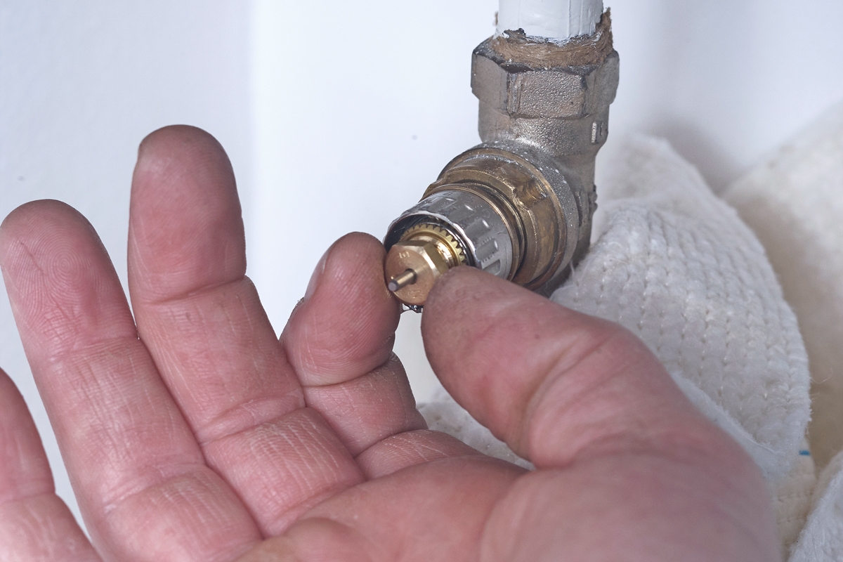 Lufte ud i radiator: Pakdåse til radiatorventil