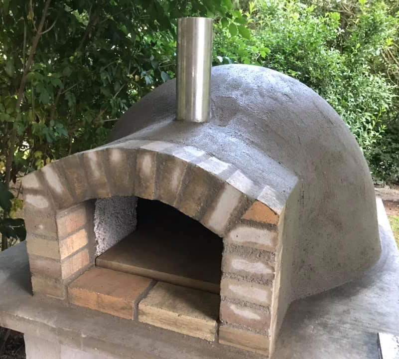 Pizzaovn vandes, så pudslaget ikke hærder for hurtigt