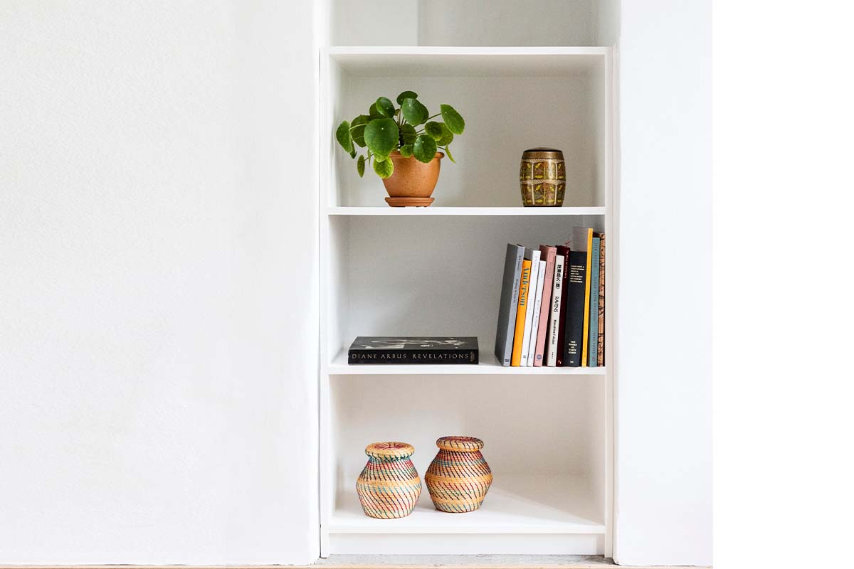 Snedker-reol til spotpris