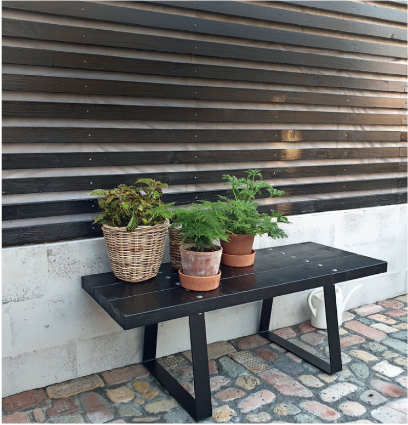 Talvipuutarha jossa on paljon tilaa katon alla