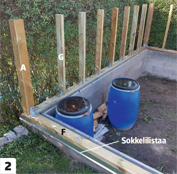 Talvipuutarha jossa on paljon tilaa katon alla