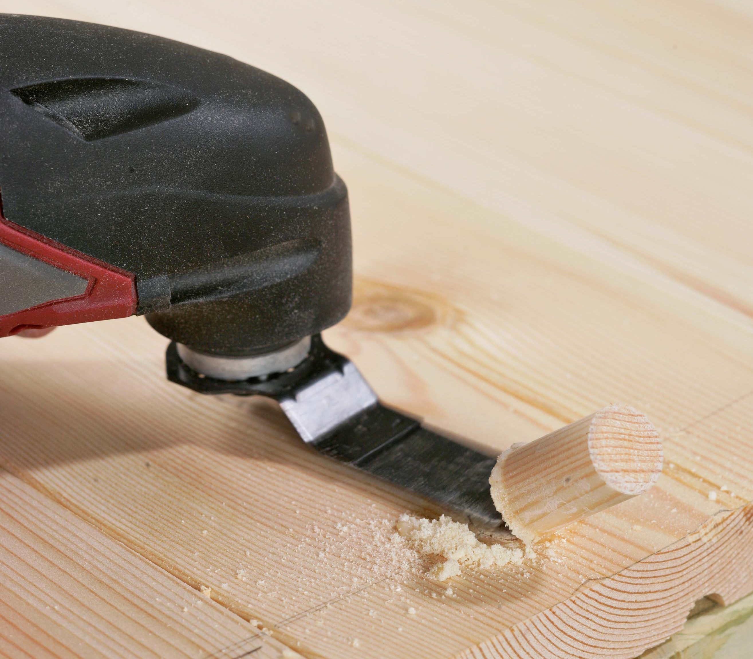 Slik fikser du knirkende gulv