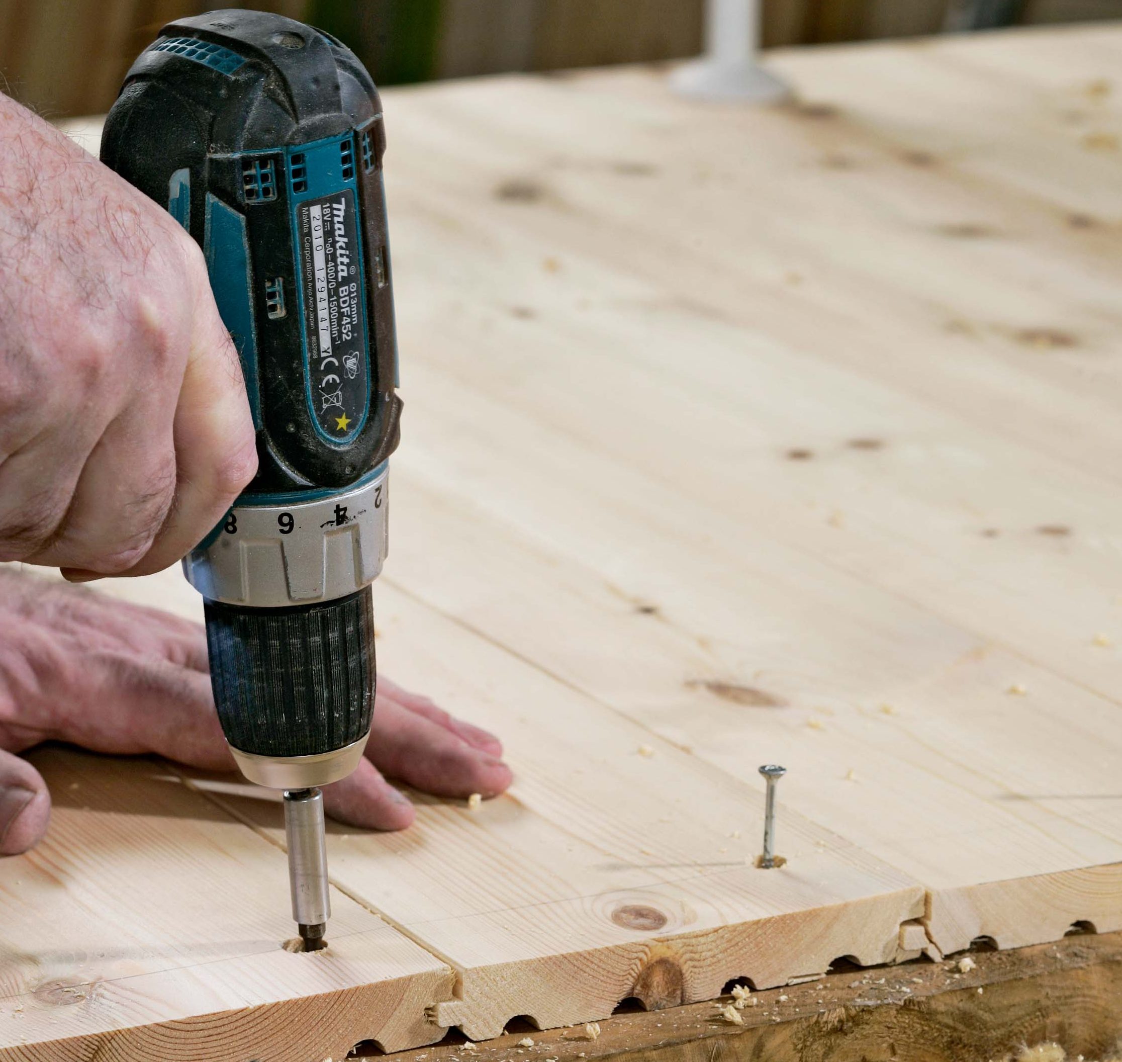 Sådan fikser du selv dine knirkende gulve