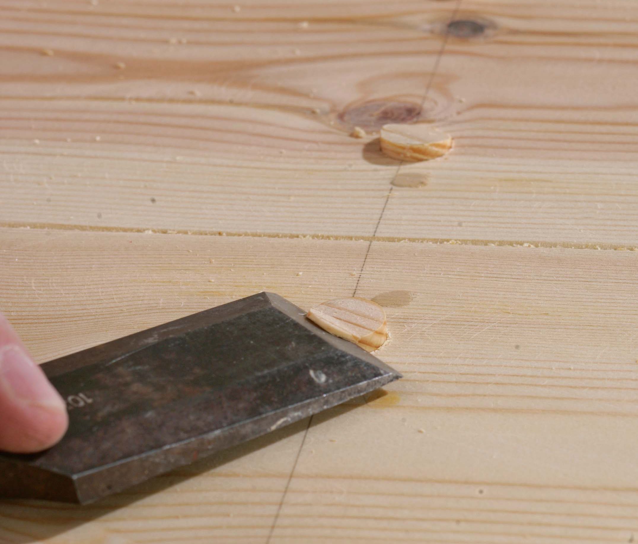 Slik fikser du knirkende gulv