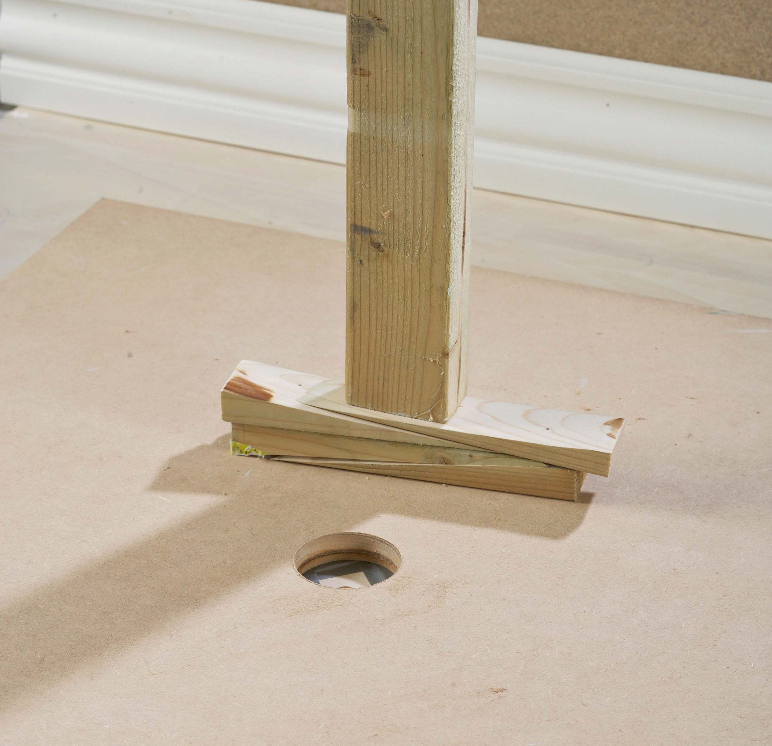 Slik fikser du knirkende gulv