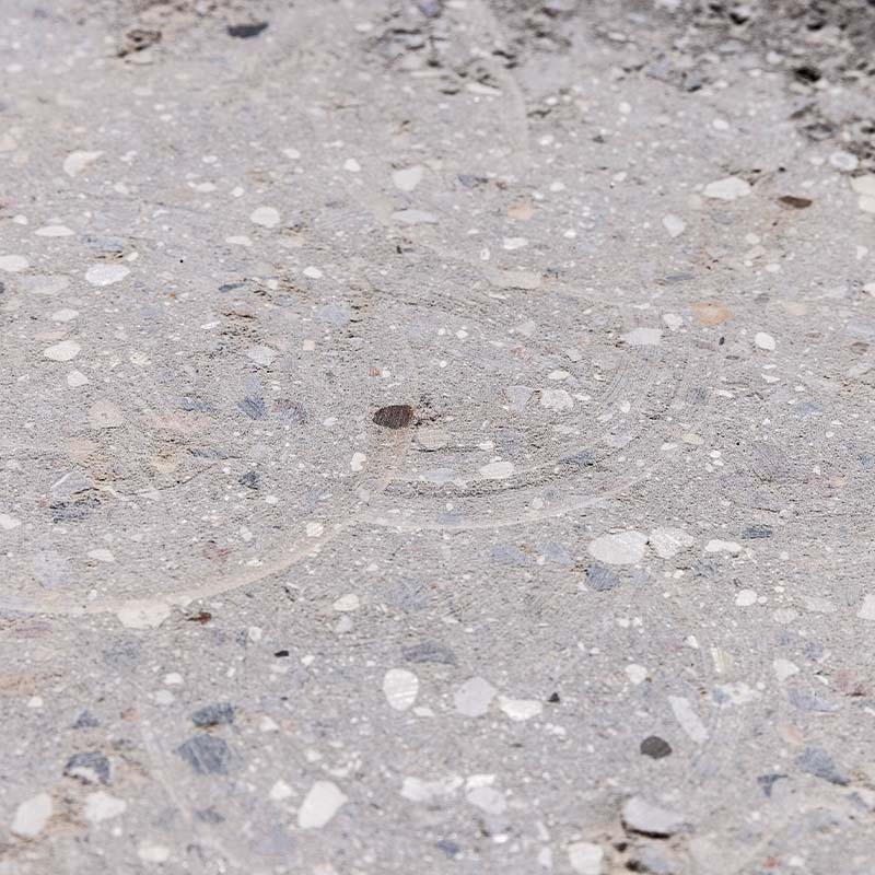 Finsliping av betong: Holder du koppen stille, vil den etterlate (svake) spor