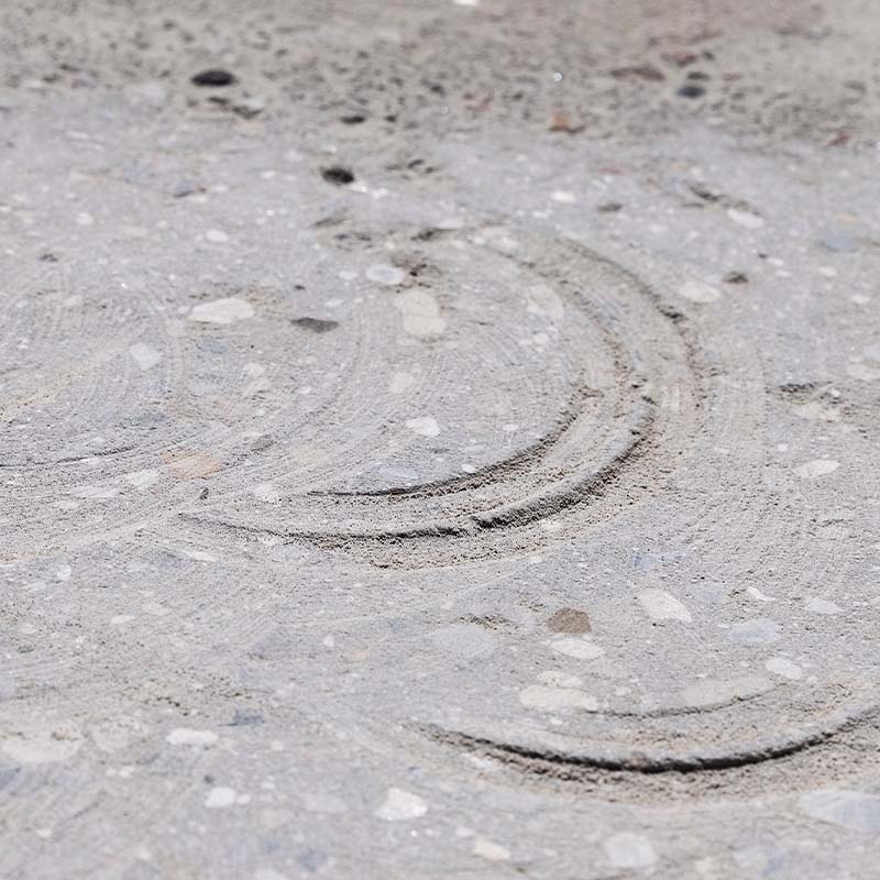 Grovsliping av betong: Den grove koppen kan lage veldig dype spor