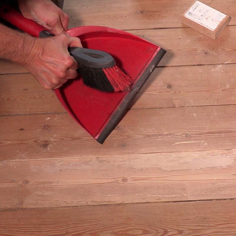 Trämaskar i golvbrädor