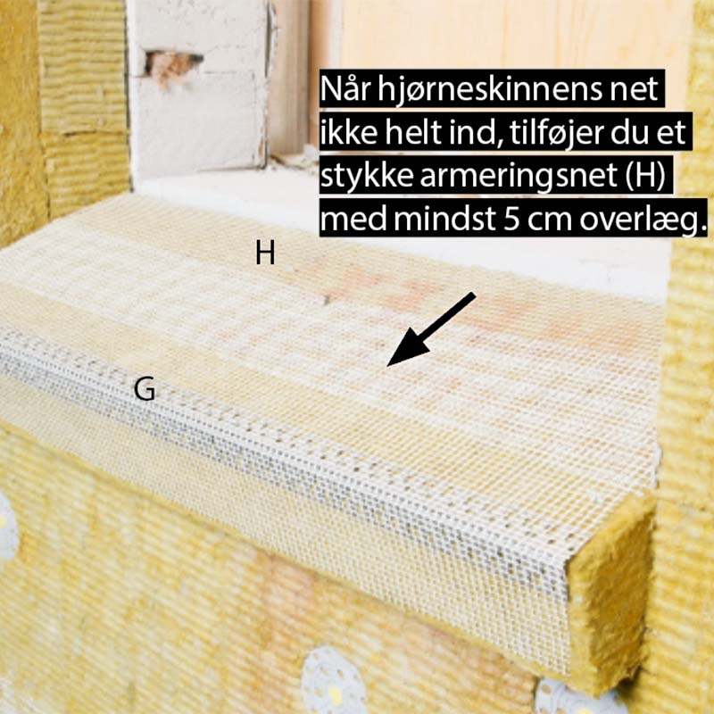 Facadeisolering: Sålbænk pakkes ind i mørtel og armering