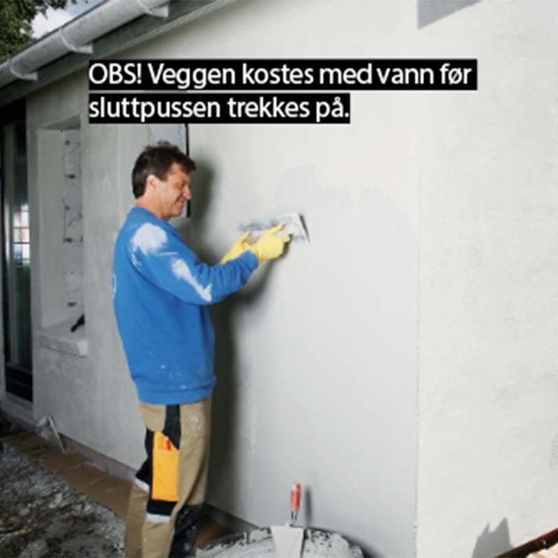 Utvendig isolering: Den innfargede sluttpussen trekkes på den harde grunnpussen med stålbrett