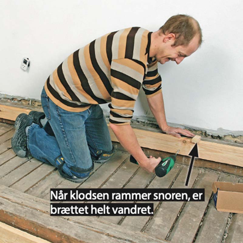 Gulvvarme under trægulv: Læg en identisk høvlet klods