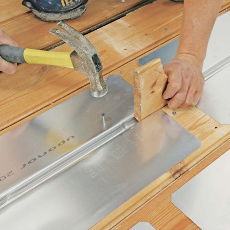 Gulvvarme tregulv: Fest aluminiumsplata