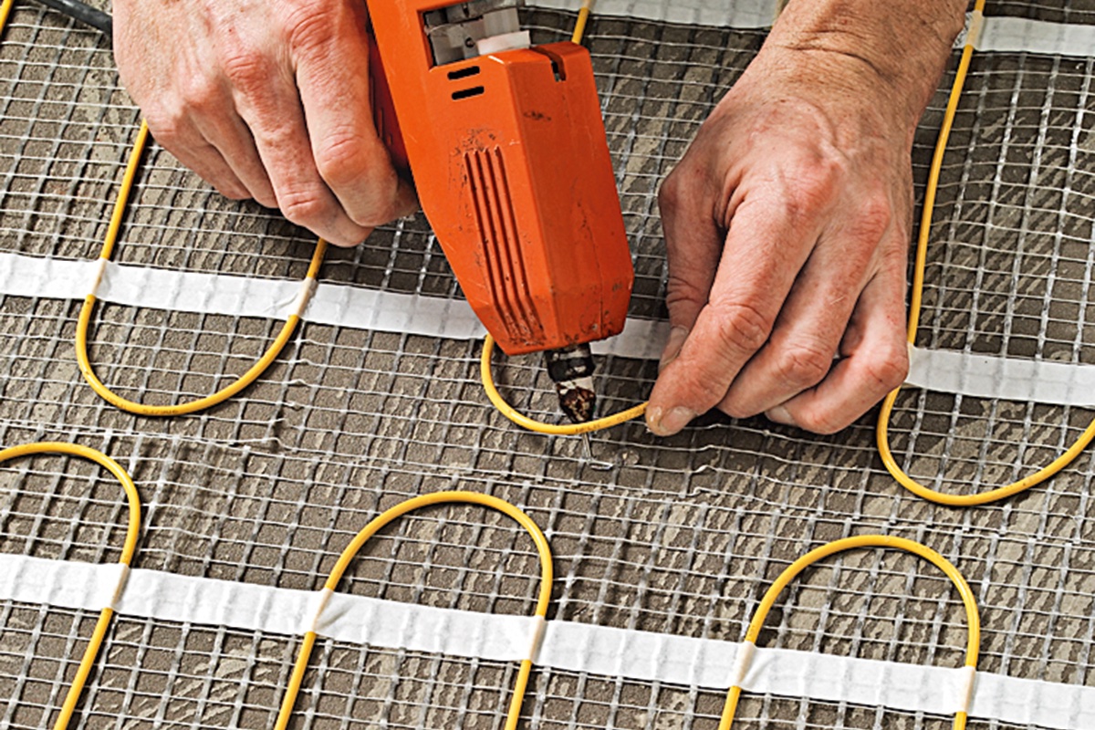 Ammattilaisen 24 lattialämmitysvinkkiä: Kuumaliimaa läm-pimään lattiaan