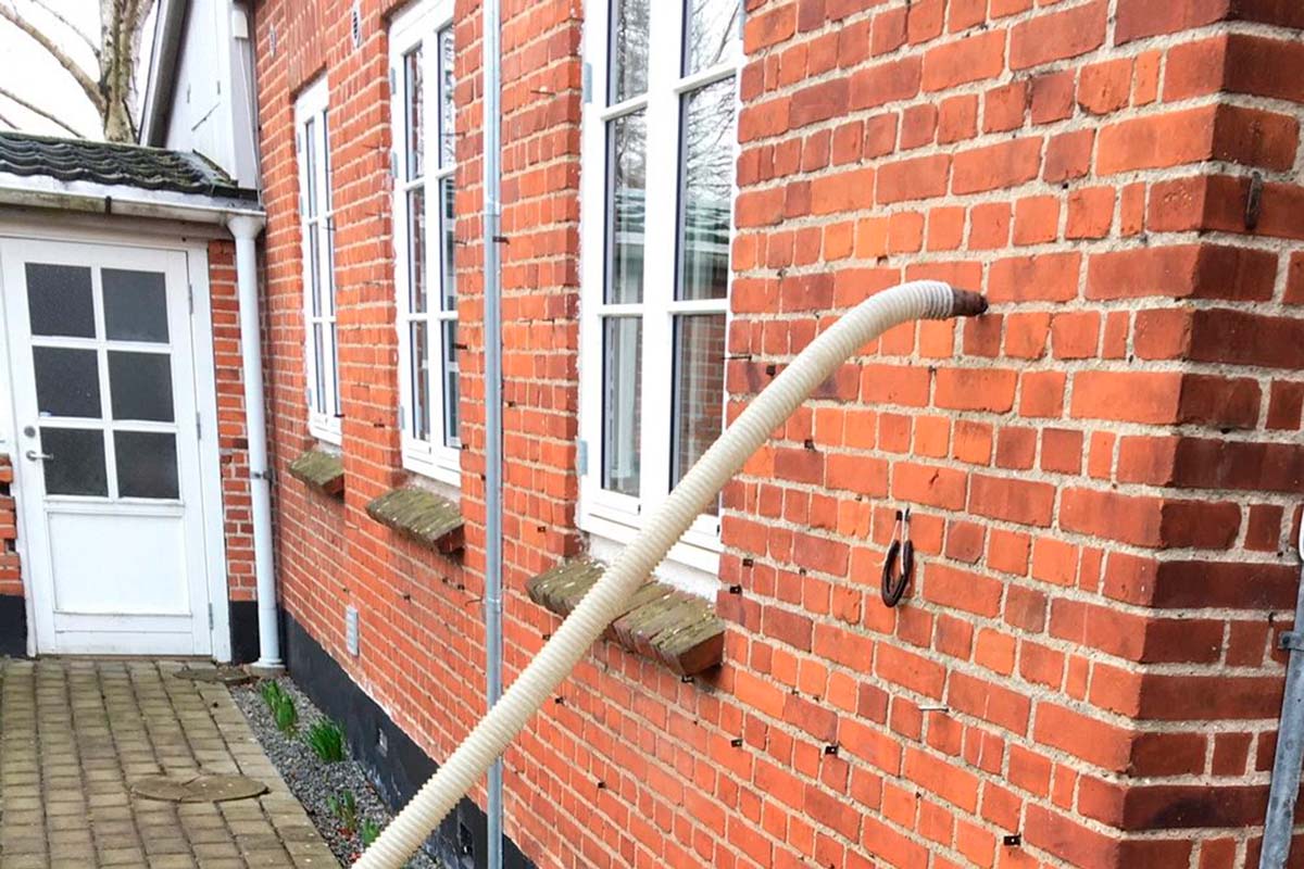 Efterisolering af ydervæg ved hulmursisolering