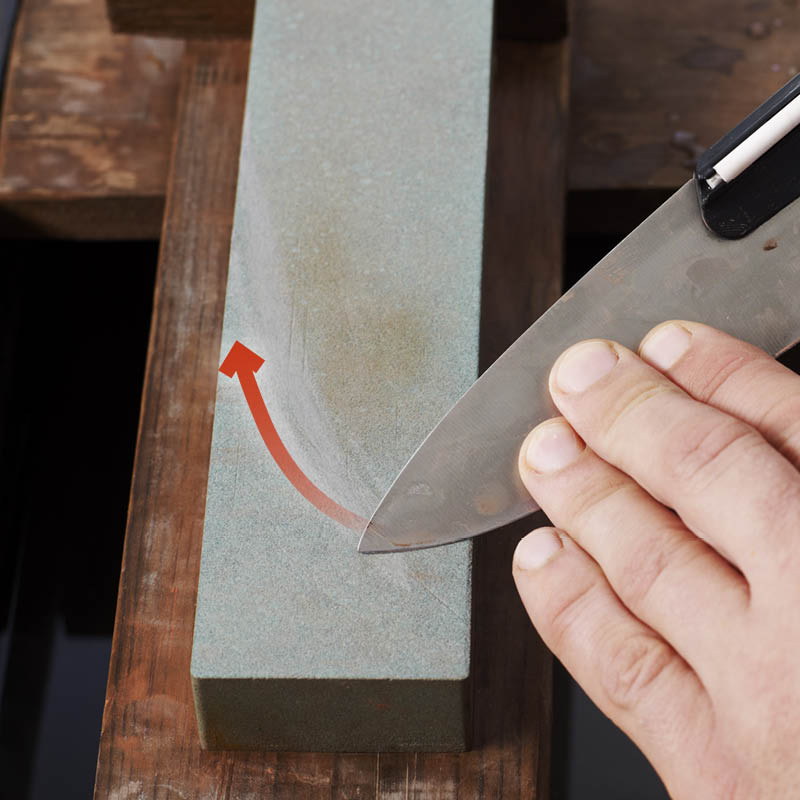 Skarpe kniver: Spissen slipes i en myk bue