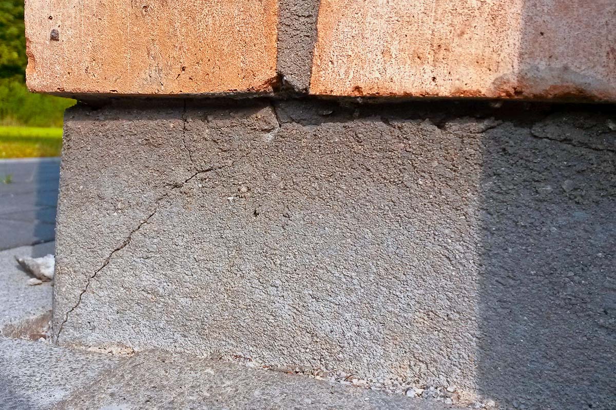 Reparation af revner i sokkel