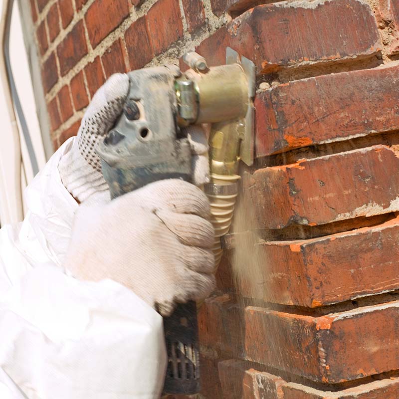 Fugerne kradses ud til en dybde på 3 cm