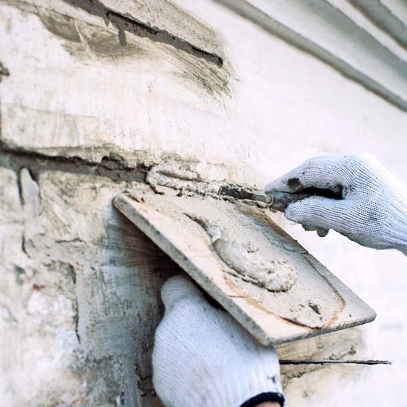 Revner i murværk lukkes med mørtel