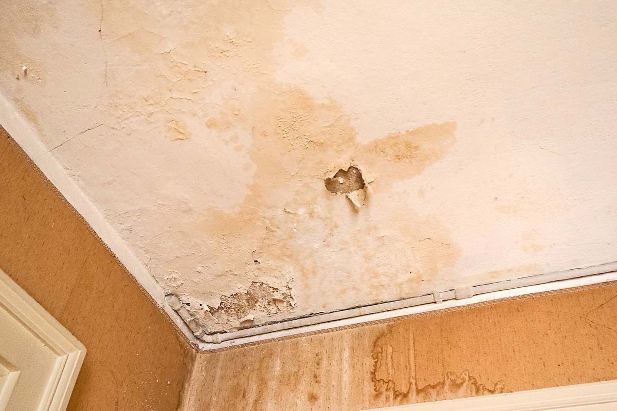 Revner mellem mur og andre materialer