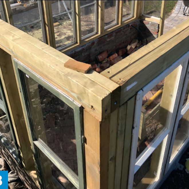 Bygga växthus av gamla fönster