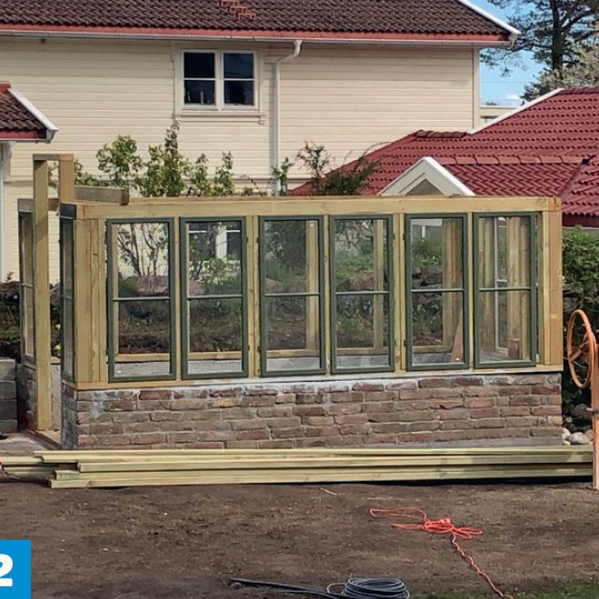 Kasvihuone vanhoista ikkunoista