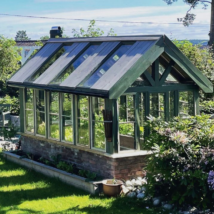 Kasvihuone vanhoista ikkunoista