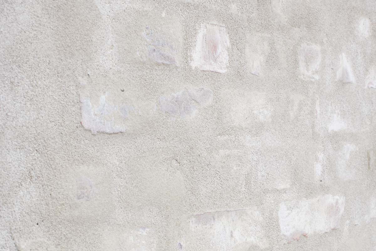 Murpuss: Enkelte murstein trer fram