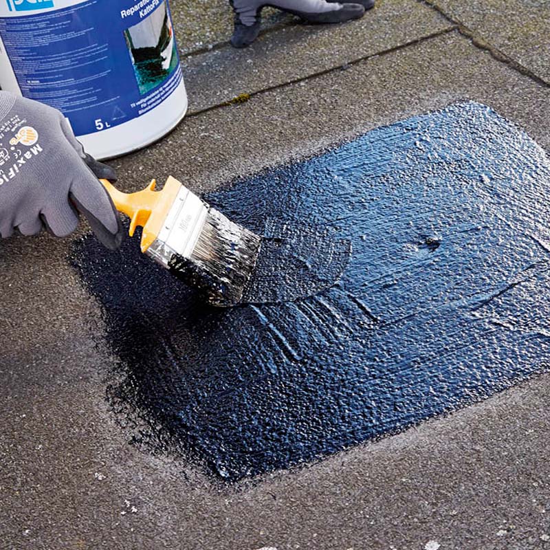 Reparer hull i takbelegg