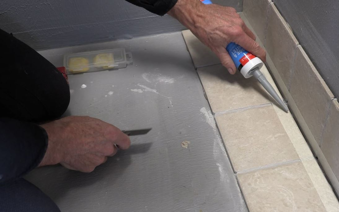 Leikkaa putkilon kärki viistosti