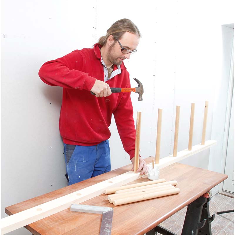 Trapp til hems: Lim og slå trinnene i hullene