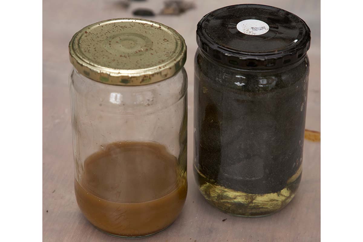 Etikka-teräsvillasekoitus