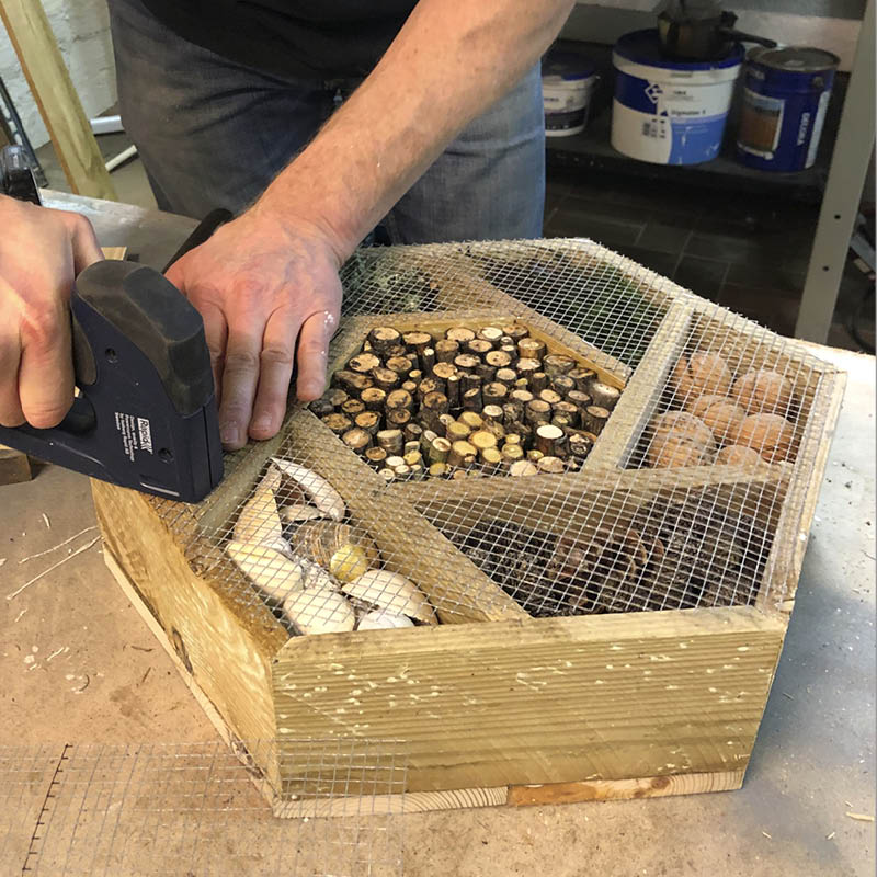 Hyönteishotelli ohje