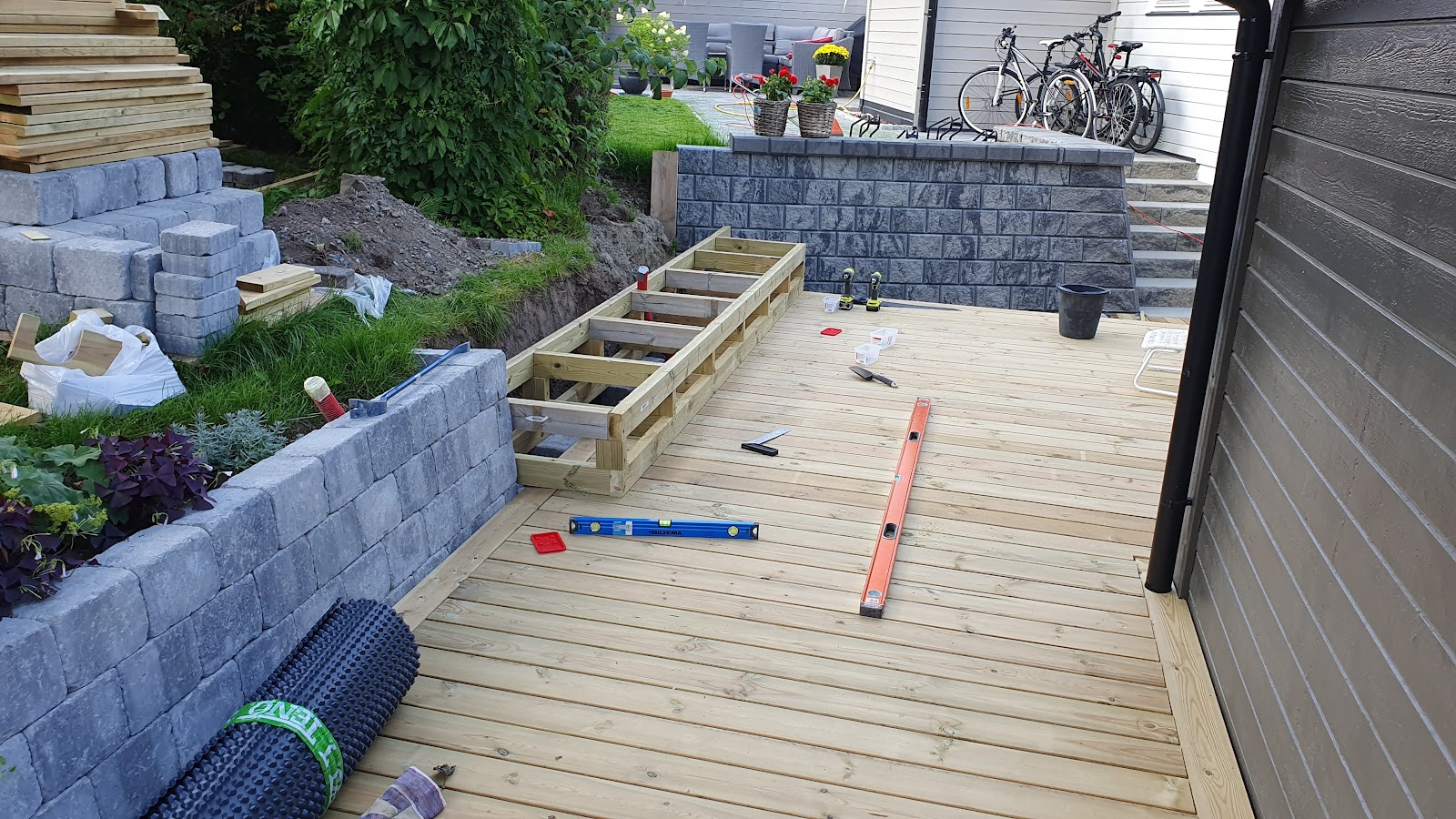 Udeareal med integreret lys