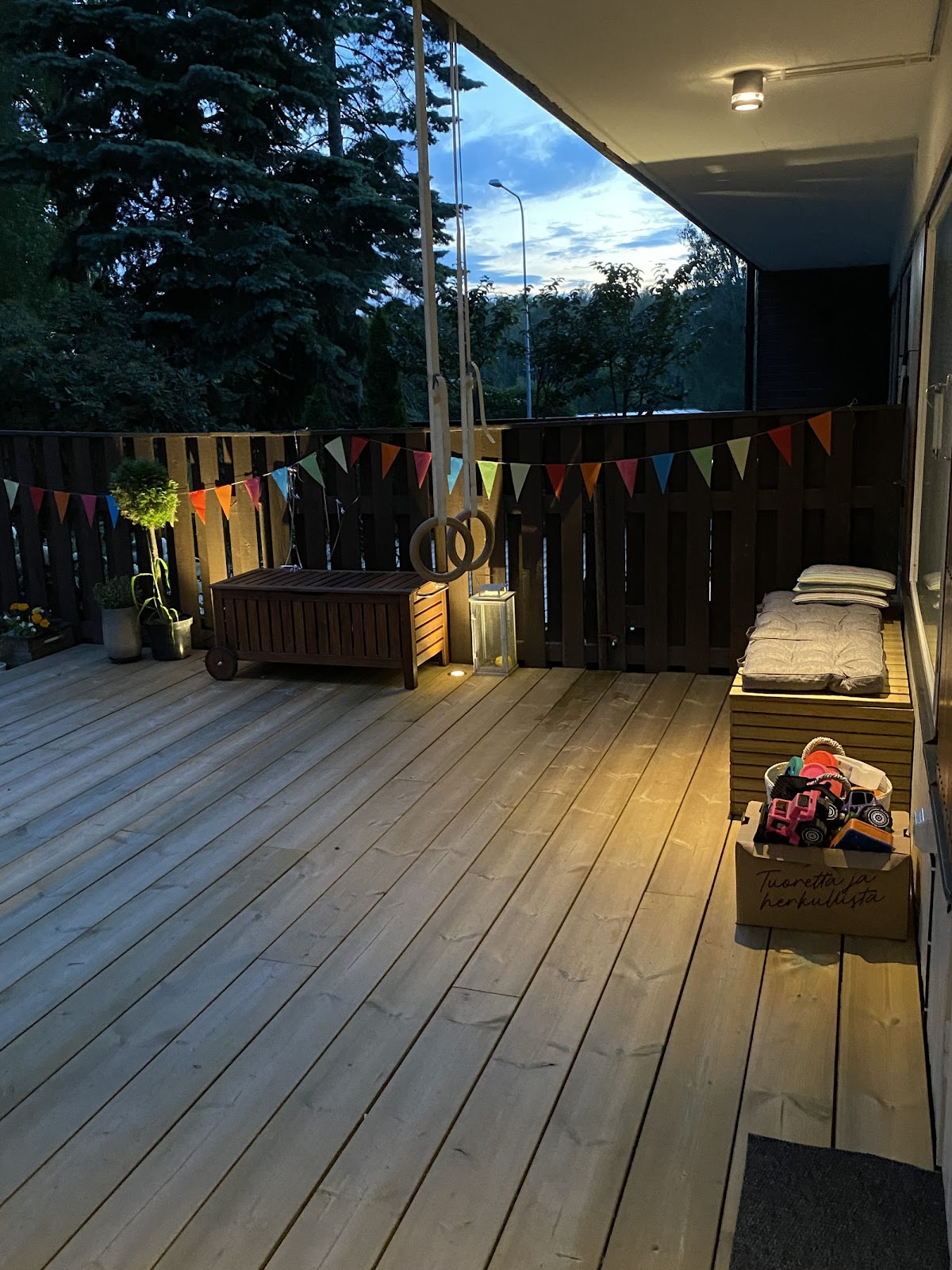 Terrasse med smart opbevaring